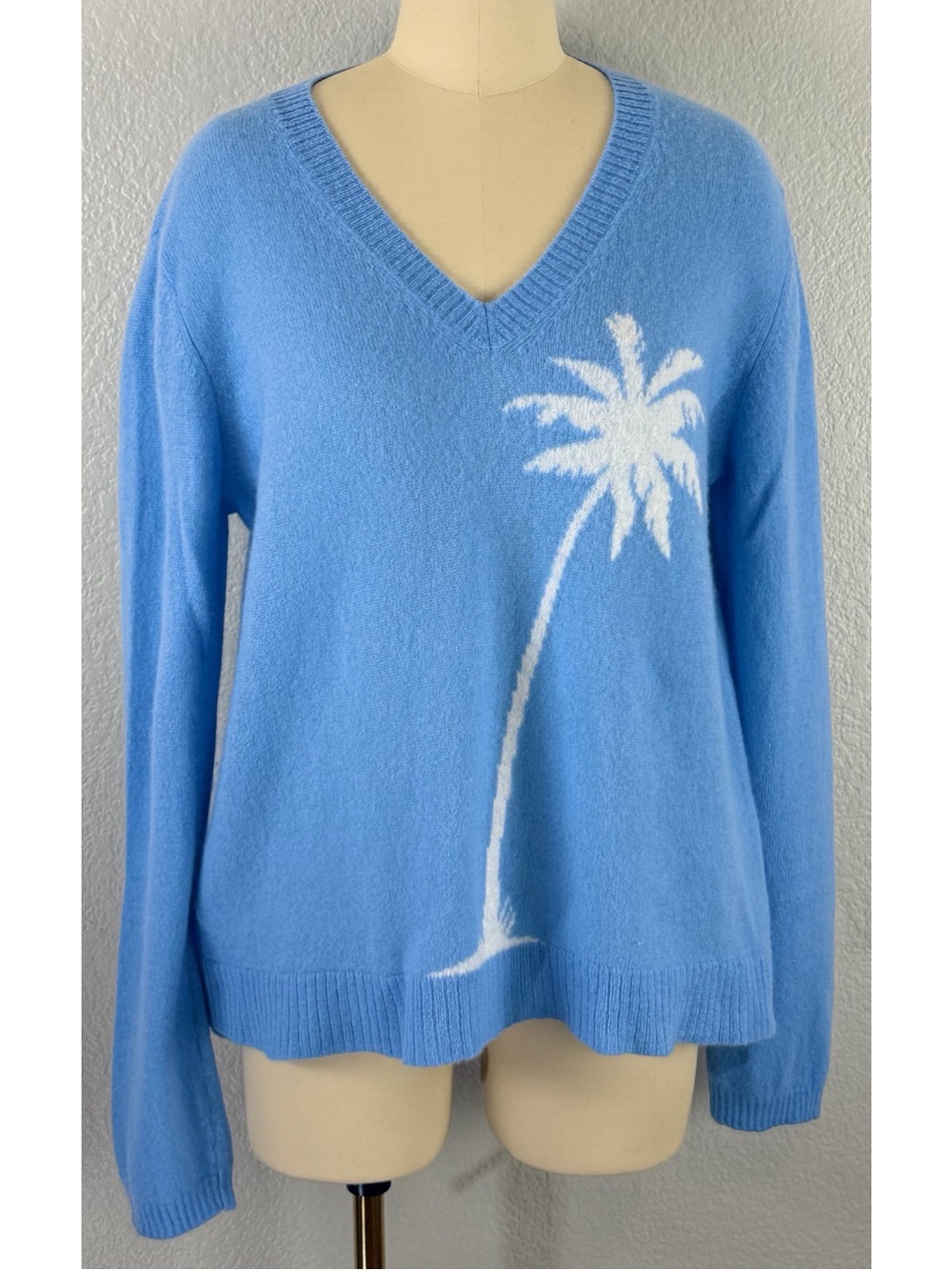 Alashan Women's Light Blue Cashmare V-Neck Knit Sweater with Palm Tree Motif XL